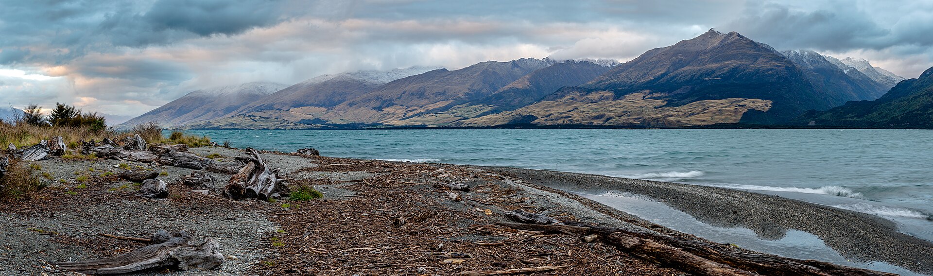 Sunrise over Lake Wānaka